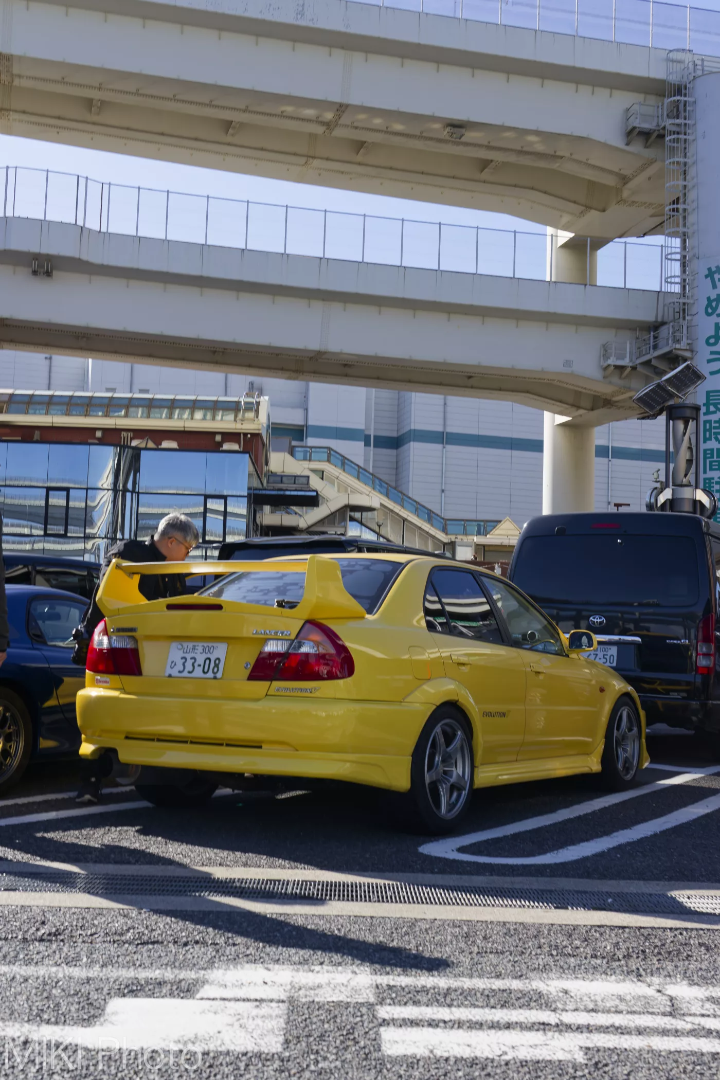 Sunday Morning at Daikoku
